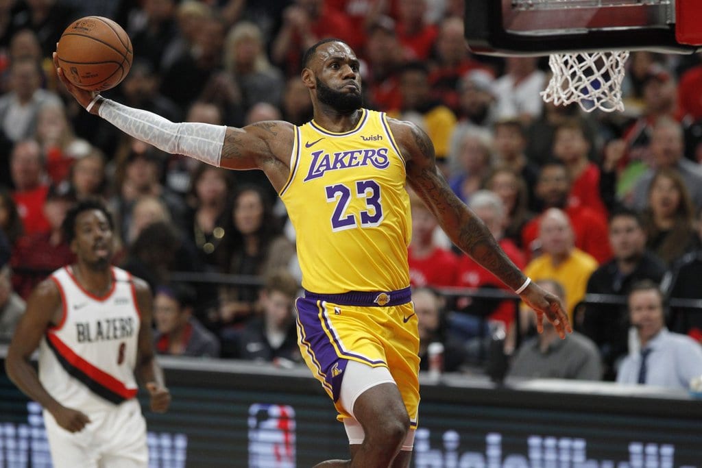 LeBron James Is an Aging Legend Fading Away in the Lakers